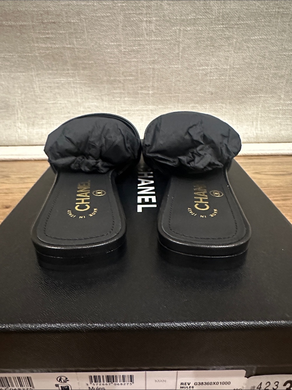CHANEL Black Pearl-Embellished Mule Sandals - Picture 5 of 5